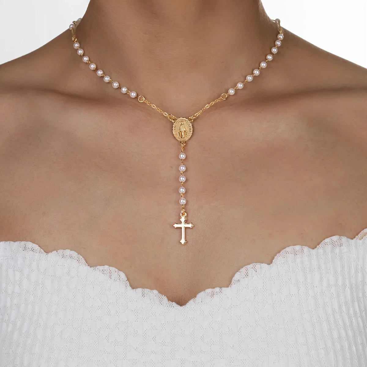 A Classic And Elegant Golden C - огляд і ціна Jewelry Making Event